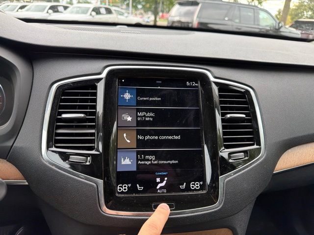Used 2021 Volvo XC90 T6 Momentum w/ Advanced Package AWD/4WD image 12