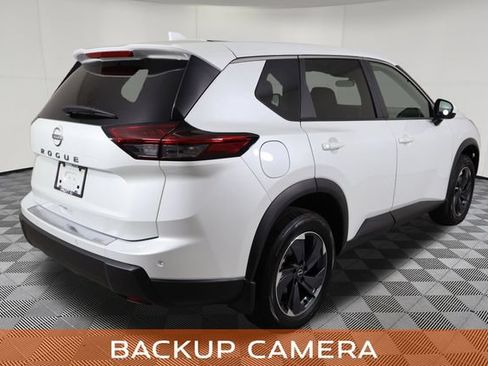 Used 2025 Nissan Rogue SV FWD image 6