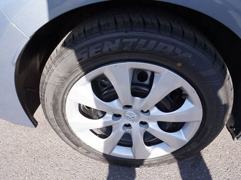 Used 2022 Toyota Corolla LE w/ Carpet Mat Package (TMS) FWD image 13