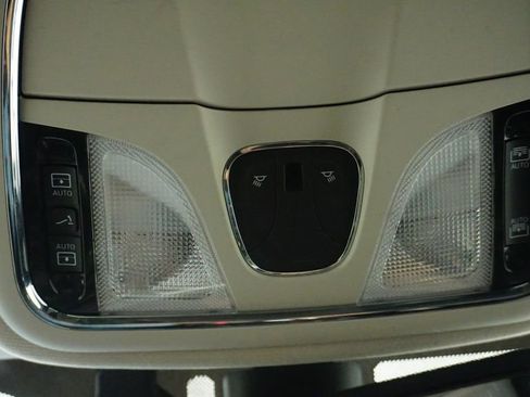 Used 2016 Jeep Cherokee Overland w/ Technology Group image 36