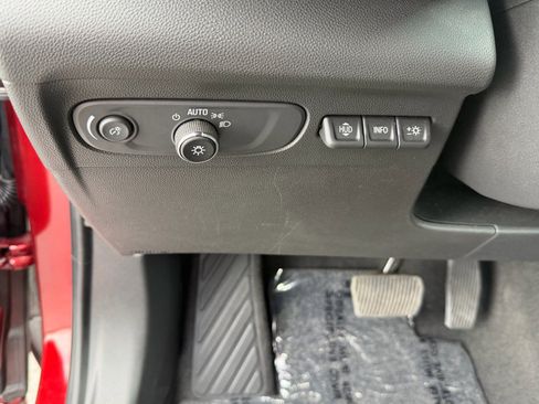 Used 2023 Buick Envision Avenir FWD image 13