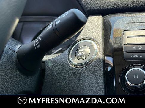 Used 2018 Nissan Rogue SV AWD/4WD image 26