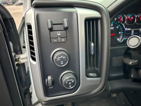 Used 2019 GMC Sierra 1500 SLE w/ SLE Value Package image 11