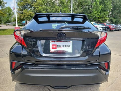 Used 2022 Toyota C-HR Nightshade FWD image 5