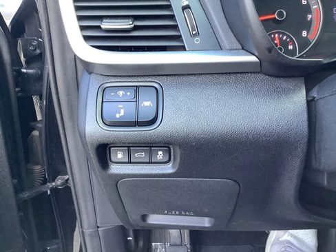 Used 2019 Kia Optima S FWD image 28