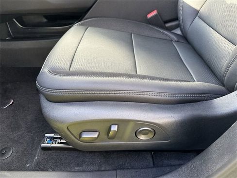 New 2026 Chevrolet Equinox EV LT image 14