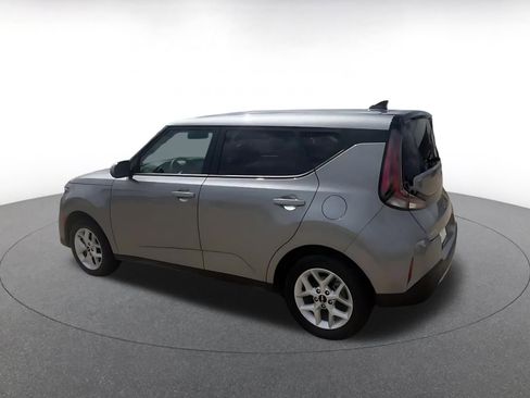 Used 2025 Kia Soul LX w/ LX Technology Package image 10