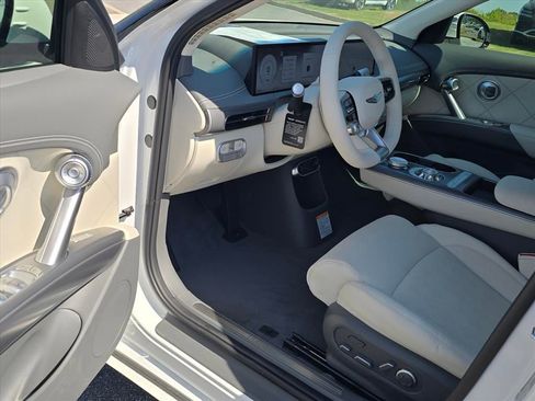 New 2026 Genesis GV60 Advance image 9