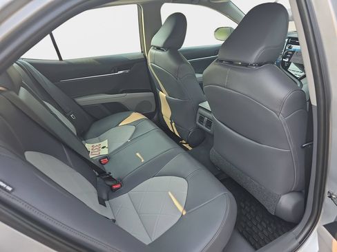 Used 2018 Toyota Camry XLE w/ Audio Package FWD image 12