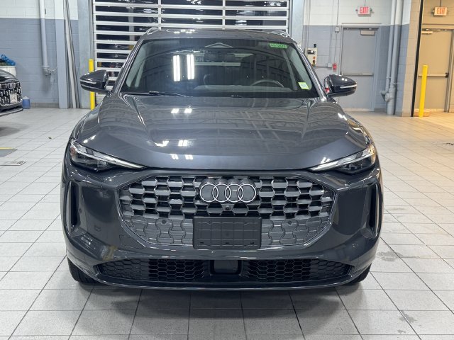 Used 2025 Audi Q5 Premium w/ Convenience Package AWD/4WD image 2