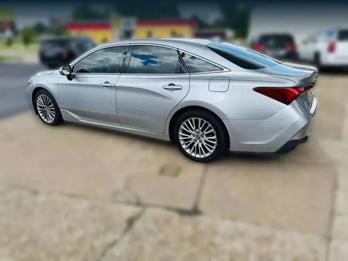 Used 2019 Toyota Avalon Limited w/ All Weather Liner Package image 3