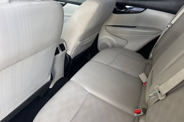 Used 2018 Nissan Rogue Sport SV FWD image 13