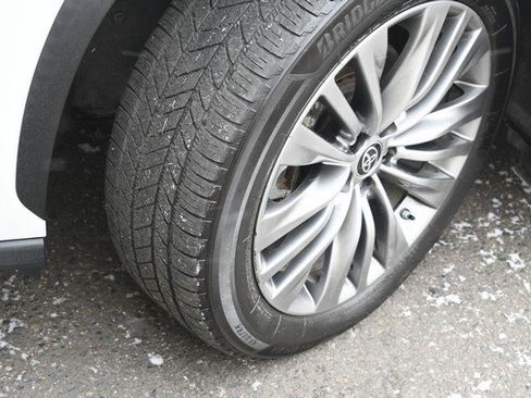 Certified 2021 Toyota Highlander Platinum image 11