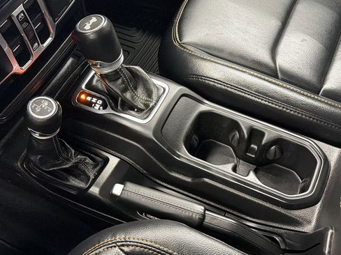 Used 2024 Jeep Wrangler Unlimited Sahara w/ Technology Group image 23