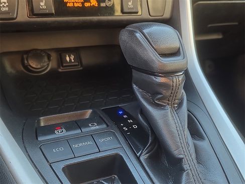 Used 2019 Toyota RAV4 XLE image 26