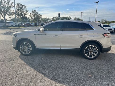 Used 2022 Lincoln Nautilus Reserve w/ Equipment Group 201A image 7