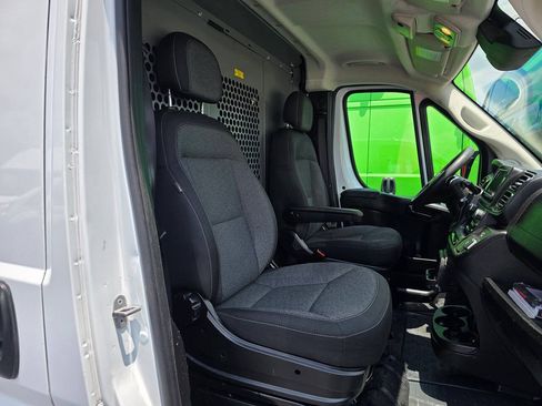 Used 2023 RAM ProMaster 2500 FWD image 9