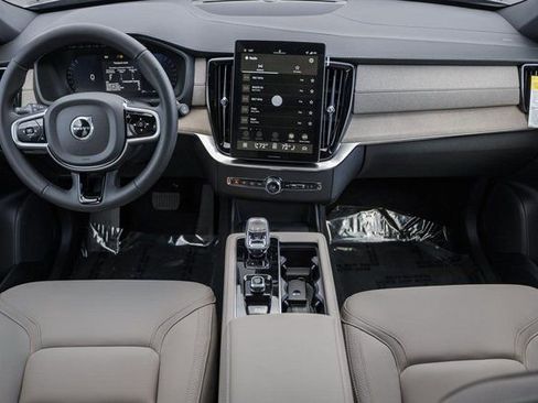 New 2026 Volvo XC90 B6 Plus w/ Protection Package Premier image 20