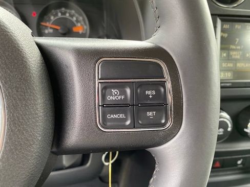 Used 2015 Jeep Patriot High Altitude AWD/4WD image 21