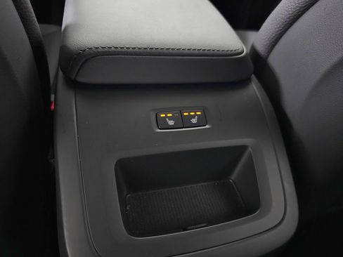Certified 2025 Volvo XC60 B5 Plus AWD/4WD image 33