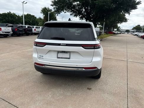 Used 2022 Jeep Grand Cherokee Limited 4xe w/ Luxury Tech Group II AWD/4WD image 7