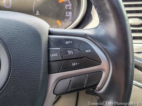 Used 2020 Jeep Grand Cherokee Limited AWD/4WD image 16