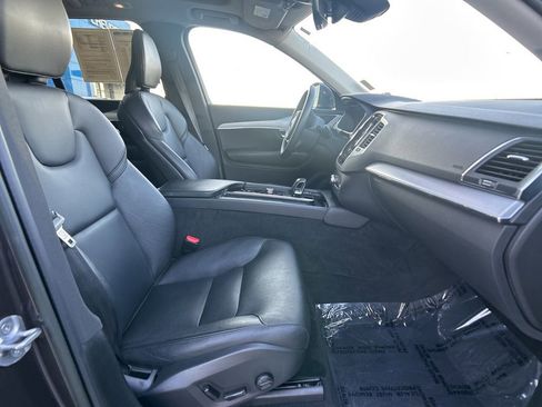 Used 2023 Volvo XC90 B5 Core image 40