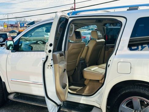 Used 2013 Nissan Armada Platinum image 12