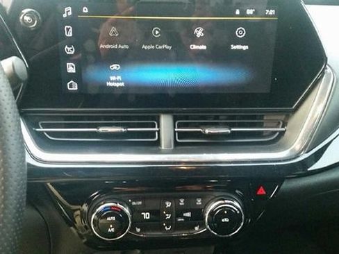 Used 2026 Chevrolet Trax RS w/ Sunroof Package FWD image 15