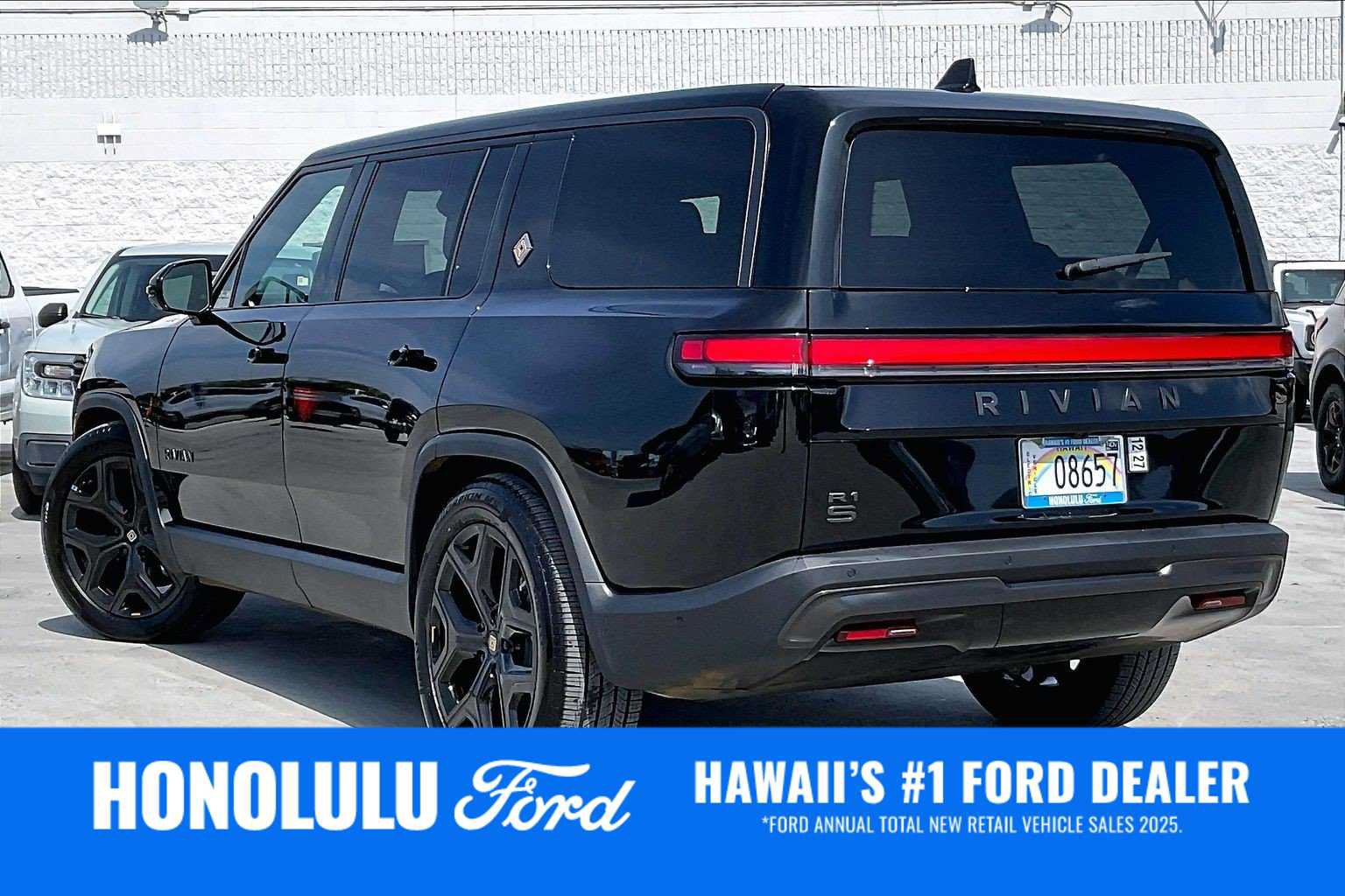 Used 2026 Rivian R1S Adventure Dual AWD/4WD image 4