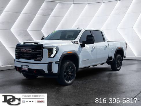 Used 2025 GMC Sierra 2500 AT4 AWD/4WD image 1