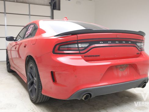 Used 2019 Dodge Charger GT w/ Blacktop Package RWD image 2