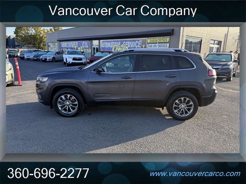 Used 2019 Jeep Cherokee Latitude Plus w/ Cold Weather Group image 1