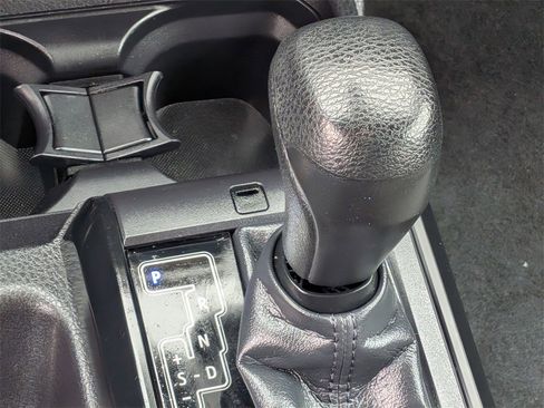 Used 2022 Toyota Tacoma SR w/ SR Convenience Package image 17