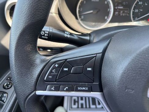 Used 2022 Nissan Versa S FWD image 18