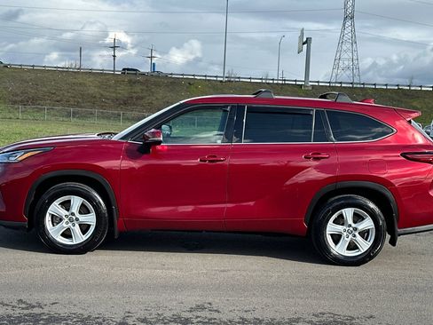 Used 2020 Toyota Highlander LE image 6