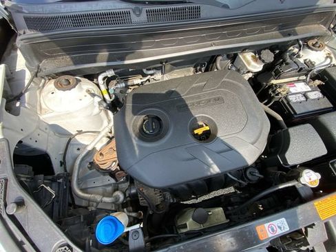 Used 2013 Kia Soul + w/ Audio Pkg FWD image 28