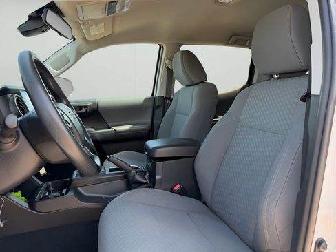 Used 2021 Toyota Tacoma SR w/ SR Convenience Package RWD image 9