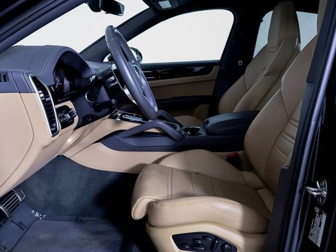 Used 2022 Porsche Cayenne S image 5