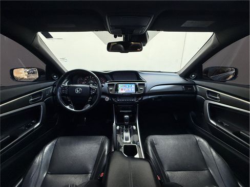Used 2016 Honda Accord Touring image 22