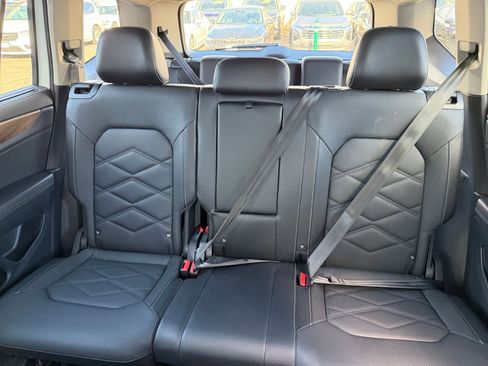 Used 2025 Volkswagen Atlas SE image 41