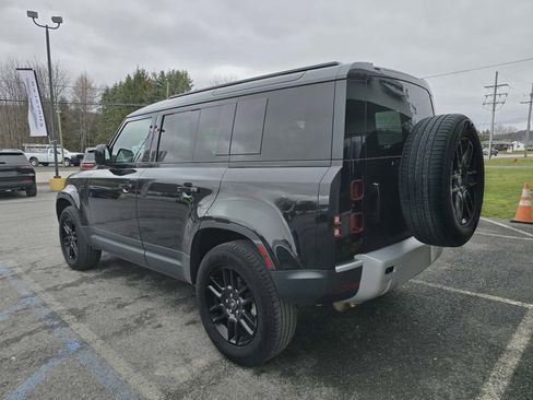 Used 2025 Land Rover Defender 110 S image 6