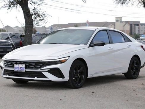 Certified 2026 Hyundai Elantra Sport FWD image 7