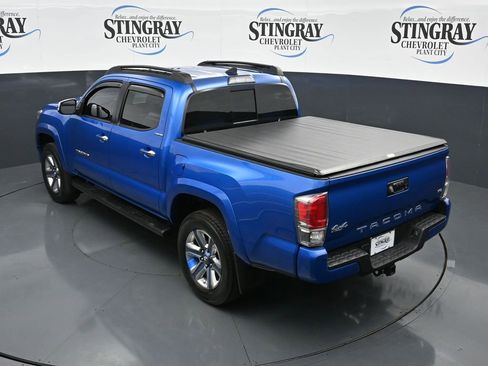 Used 2017 Toyota Tacoma Limited w/ Exterior Package AWD/4WD image 22