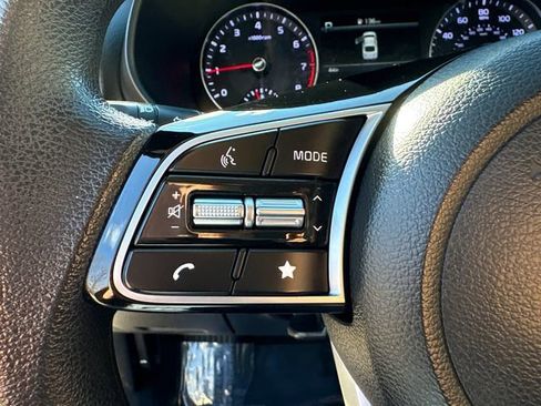 Used 2023 Kia Forte LXS image 27