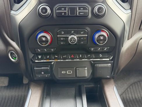 Used 2022 Chevrolet Silverado 3500 LTZ w/ LTZ Plus Package AWD/4WD image 33