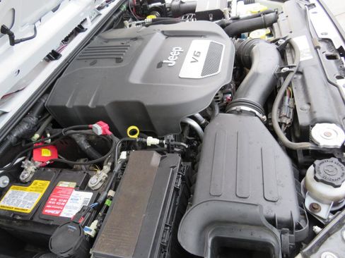 Used 2015 Jeep Wrangler Unlimited Sport w/ Quick Order Package 24S image 30