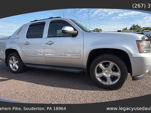 Used 2012 Chevrolet Avalanche LTZ AWD/4WD image 22