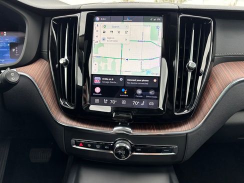 Certified 2023 Volvo XC60 B6 Ultimate w/ Climate Package AWD/4WD image 9