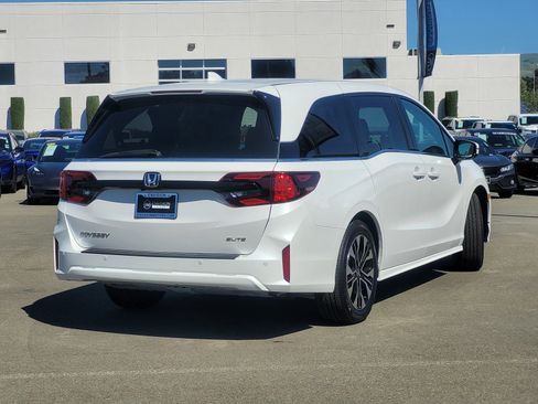 New 2026 Honda Odyssey Elite image 5